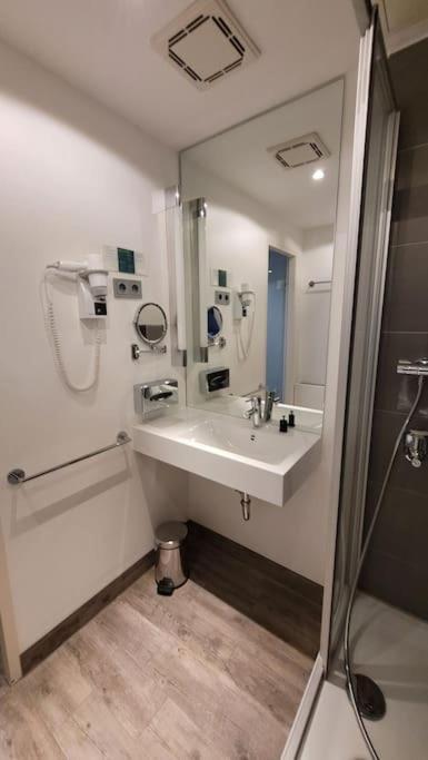 Nice Apartment In Modern Center Of Duesseldorf Екстер'єр фото